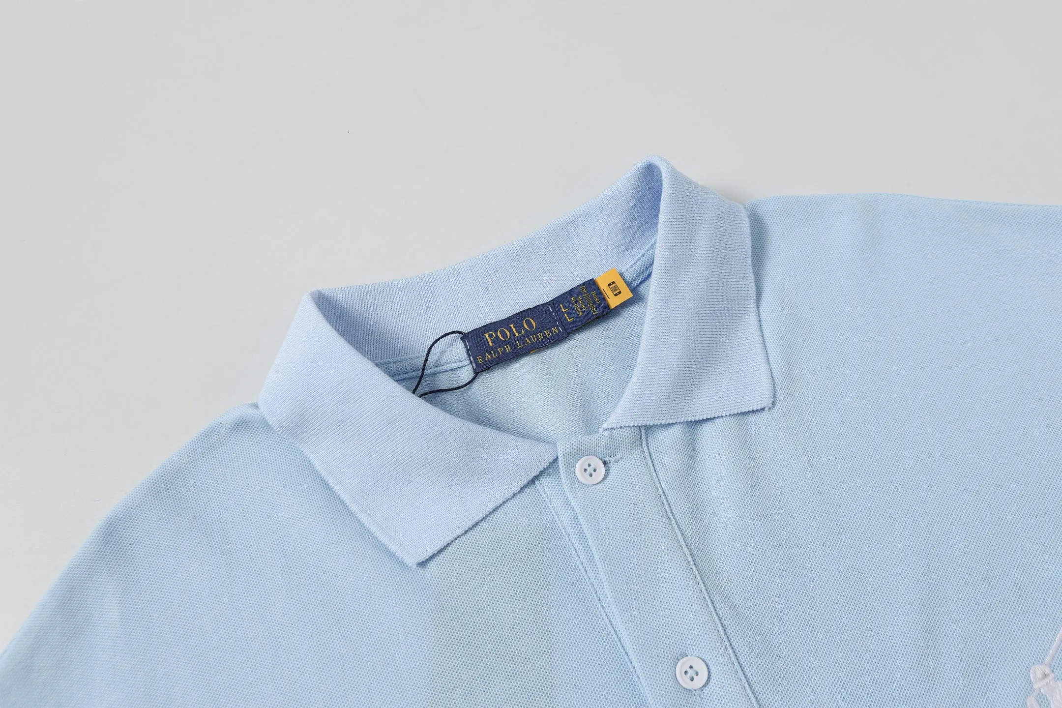 P150 Style No.: A012 [Ralph Lauren Classic Logo Embroidered Polo Shirt] ✅250g fine cotton pique fabric, custom-woven and dyed threads ✅Original stickers Scan the QR code to enter the official website ✅Large version, loose and stylish, can wear up to 210 pounds Color: Black White Navy Blue Sky Blue Dark Gray Floral Gray Size: S-XL